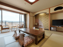 【和室】落ち着いた趣の和室10畳です。