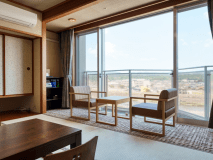 【和室】落ち着いた趣の和室10畳です。