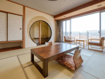 【和室】落ち着いた趣の和室8畳です。