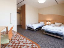 【バリアフリー対応客室】リフト付きのお部屋でございます。