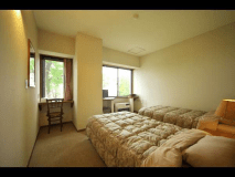 洋室Cのお部屋はツインベッドの定員2名様のお部屋です。ユニットバストイレ付。