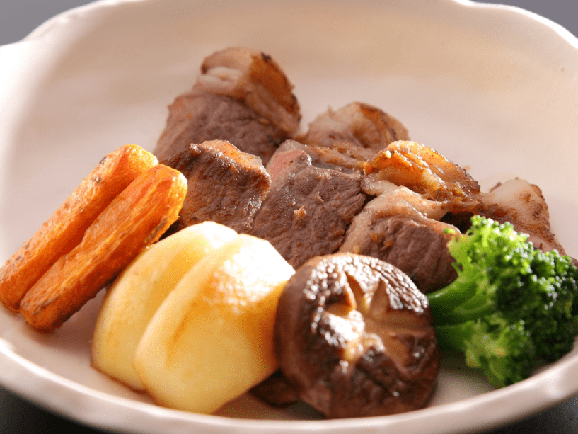 【上州牛ステーキ200g付】熱々・焼き立ての群馬が誇る上州牛ステーキをオリジナルソースで味わう