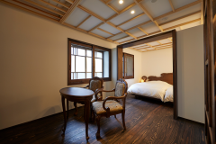 【山側大正モダン客室】和洋室＋セミダブルベッド2台＋トイレ付（禁煙室）