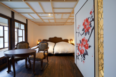 【山側大正モダン客室】和洋室＋セミダブルベッド2台＋トイレ付（禁煙室）