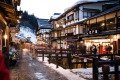 冬の銀山温泉街