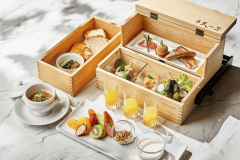 [S&eacute;jour avec petit-d&eacute;jeuner] Les tr&eacute;sors de Wakayama dans un coffret en bois &mdash; Un r&eacute;veil empreint de douceur et de saveurs