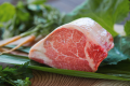 和歌山県の自然豊かな環境が産んだブランド牛「熊野牛」をお楽しみください。