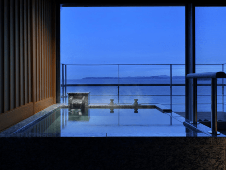 Twin bedroom with open-air bath