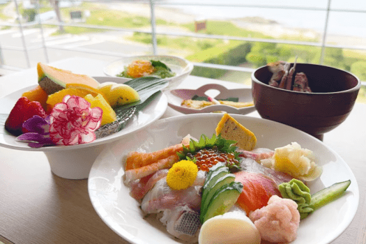天然地魚の花しぶき特製海鮮丼