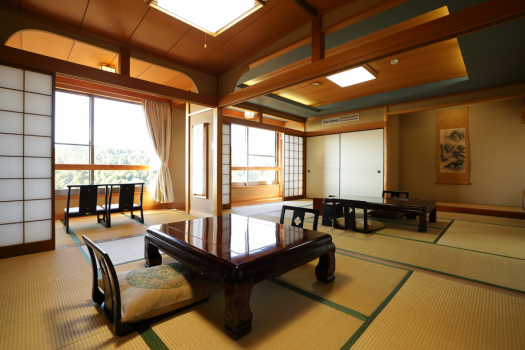 【部屋食】本間10畳、次の間6畳。露天風呂付き客室