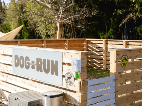 【DOG CAMP SITE 柵付きドッグラン手ぶらキャンプ・電源なしプラン】愛犬とゆったり楽しむキャンプ