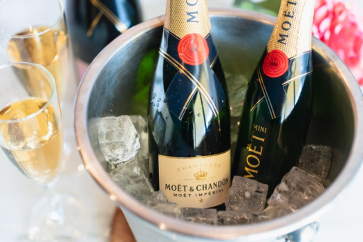 【2025X’mas限定】～Gramping & Resort～ ホットカルーアミルクと選べるケーキで楽しむクリスマスステイ【1泊2食】