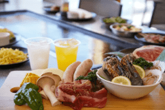 【席時間15:00〜18:00】キャビンエリア鉄板BBQ　2Fテーブル席（定員8名）ペット不可