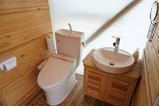 トイレと洗面もテント内に完備で嬉しい！