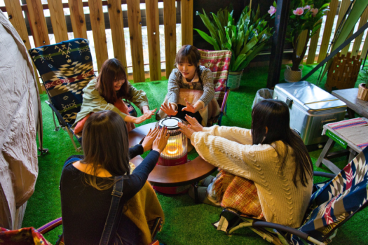 ワンフロア貸切のBBQエリアで日帰りキャンプを楽しもう★焚き火&コーヒードリップ体験付き！