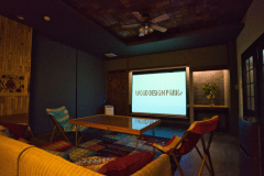 【デラックスルーム】HEYAmping RED/プロジェクター付(5ベッド)(定員5名)