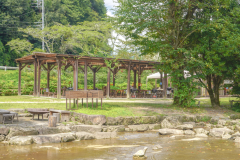 じゃぶじゃぶ池横の手ぶらBBQサイトです。