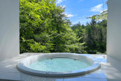 【露天風呂一例】水中光が幻想的な温泉露天風呂。バイブラ機能付♪