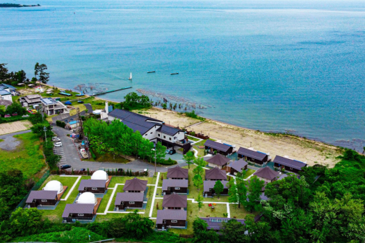 【素泊まり/一人当たり料金】雄大な琵琶湖を目前に望む、全室客室温泉付き、 体験型アウトドアリゾート～レイクサイドテラス琵琶湖～