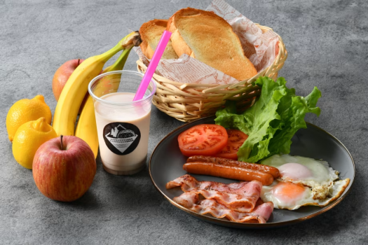 【1泊2食贅沢BBQ/一人当たり料金】3大和牛の"近江牛"琵琶湖でしか獲れないビワマスなど地元産の食材のグランピングBBQを楽しむ、琵琶湖の畔でラグジュアリーステイ