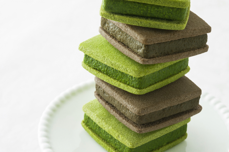 香り高い茶colateの抹茶とほうじ茶を食べ比べ。どちらがお好み？