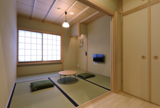 Room 5: TSUBAKI ---- Small