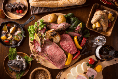 ≪Villa Floresta≫【1泊2食】豪華露營BBQ方案～澄澈清流、天然溫泉～清流之里的豪華度假村＜Glamp Dome 富士忍野＞（每人費用）