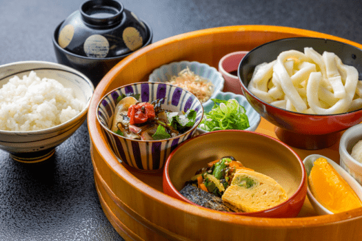 【もっと気軽にグランピング体験♪】ご夕食は伊勢海老・鮑・松阪牛をメインにしたお重膳【1泊2食付き】