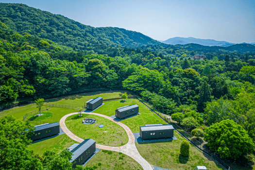 【1日1組限定】＜Luxury Trailers 離宮 伊勢＞ 映える&ldquo;乗れる旅&rdquo;トゥクトゥク乗り放題付きグランピング｜フリープラン