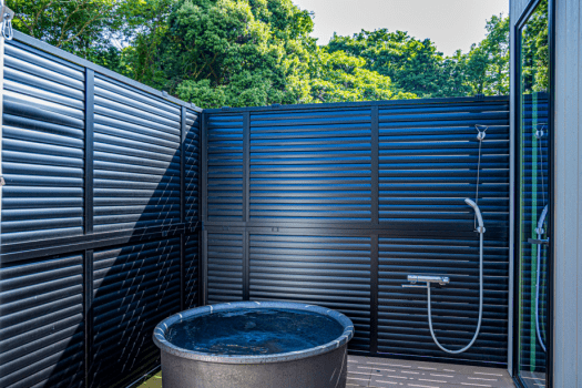 ワンちゃんと楽しむソログランピング☆食事は自由にカスタマイズ☆〈愛犬OK・露天風呂付きトレーラーハウス〉