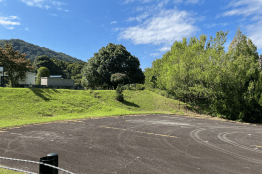 車中泊スペースには電源のご用意はございません。駐車スペースのみのご利用です。