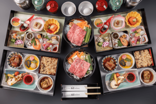 ＜Luxury Trailers 離宮 伊勢＞★周年祭★ おためしグランピング体験♪ご夕食は伊勢海老と松阪牛すき焼きがメインのお重膳