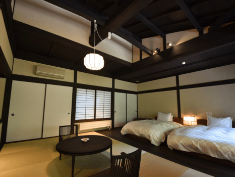 *【ムササビの間】梁ある高い天井