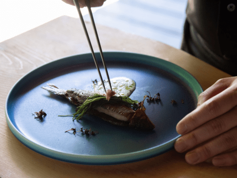 *【夕食（焼物）】天龍峡の情景を詠う漢詩に着想を得て、里山の恵みをまるごと頂く会席料理