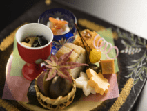 ■[If you can't decide, this is the most popular item] Very satisfying! Grilled abalone & boiled golden sea bream (fillets) ◆ Delicious Kaiseki from Kurofune filled with Shimoda's blessings