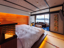 ■西館リニューアルルーム■6F NEOジャパネスク：着物・帯・切子等を設えた昭和ロマン×現代を物語るフロア