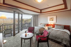 トップフロアスタンダードツインルーム一例（※お部屋の位置により、間取りは異なります）