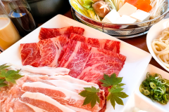 【1泊2食/1日5組限定近江牛＆蔵尾ポークしゃぶしゃぶ】近江牛＆蔵尾ポークをメインとした冬にぴったりのホットメニュー、琵琶湖まで10歩の湖畔で過ごすラグジュアリーグランピング　フリードリンク付き