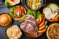 【1泊2食/グランピングBBQ】地元食材をふんだんに使った彩り豊かなBBQを楽しむ。琵琶湖まで10歩の湖畔で過ごすラグジュアリーグランピング　フリードリンク付き