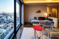 【－別邸初音プレミアムDX－露天風呂付】5名様まで滞在可。大きな窓ガラスから望む絶景を♪