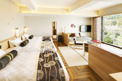 【－別邸初音プレミアムDX－露天風呂付】5名様まで滞在可。大きな窓ガラスから望む絶景を♪