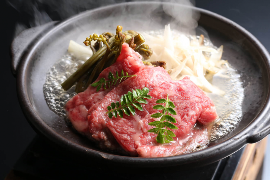 【早割プラン】〈平日・日曜限定〉60日前までのご予約でお一人様4400円お得！【夕食はダイニング(個室)または小宴会場】招月庭スタンダード〈月替わり〉季節の会席料理【館内利用券2000円分付き】