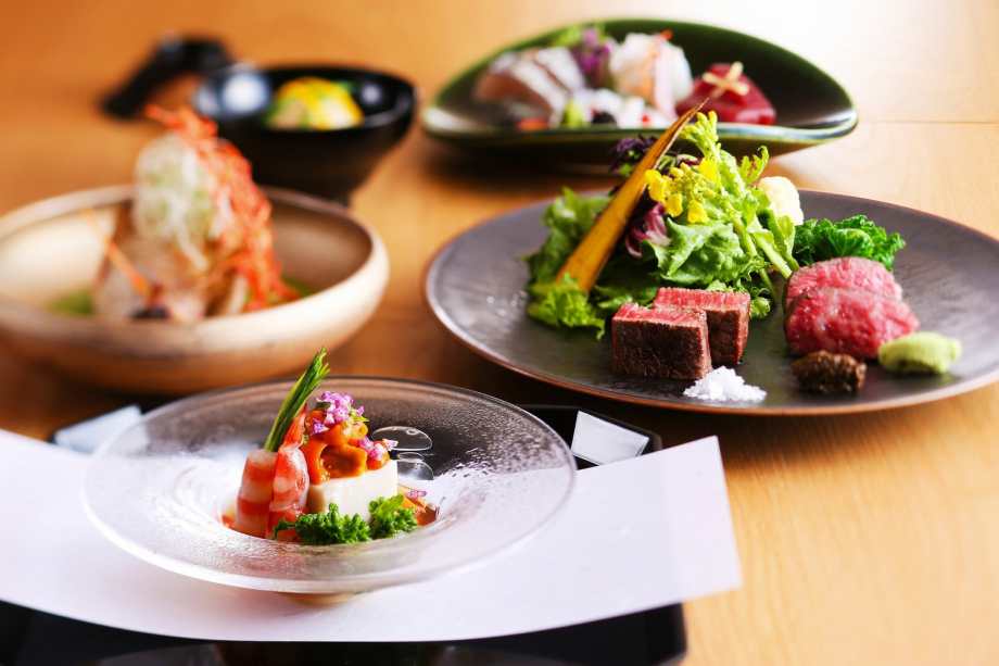 【さんぽう×西村屋ホテル招月庭】但馬山海の滋味を味わう「三宝」＜但馬牛食べ比べ付き＞【館内利用券2000円分付き】