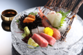 【西村屋総料理長おまかせ特別会席×夕食はダイニング(個室)または小宴会場】〜数量・季節限定〜鮮魚お造り盛合せ・但馬牛・精選食材の饗宴【館内利用券2000円分付き】