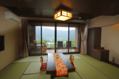 【10畳間】温泉露天風呂付客室（星雲・明星・青眼星・星影）一例。絶景客室露天風呂で効能豊かな「美人の湯」をご満喫ください。