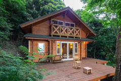 「ささやかなおうち 笹毛」東京湾と富士山を望む本格的ログハウス