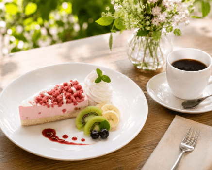 【カフェでランチ】12時チェックアウトゆったりプラン
