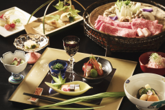 【高見屋名物すきしゃぶ鍋会席膳】ブランド和牛を堪能出来る鍋をメインにした和会席膳（一例）