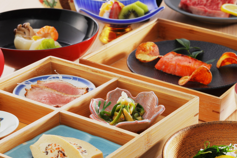 【会席料理一例】一品一品を丁寧に作り上げる料理。季節や地元にこだわった食材が中心。