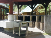 炊事場、釜戸あります 炊事場、釜戸あります